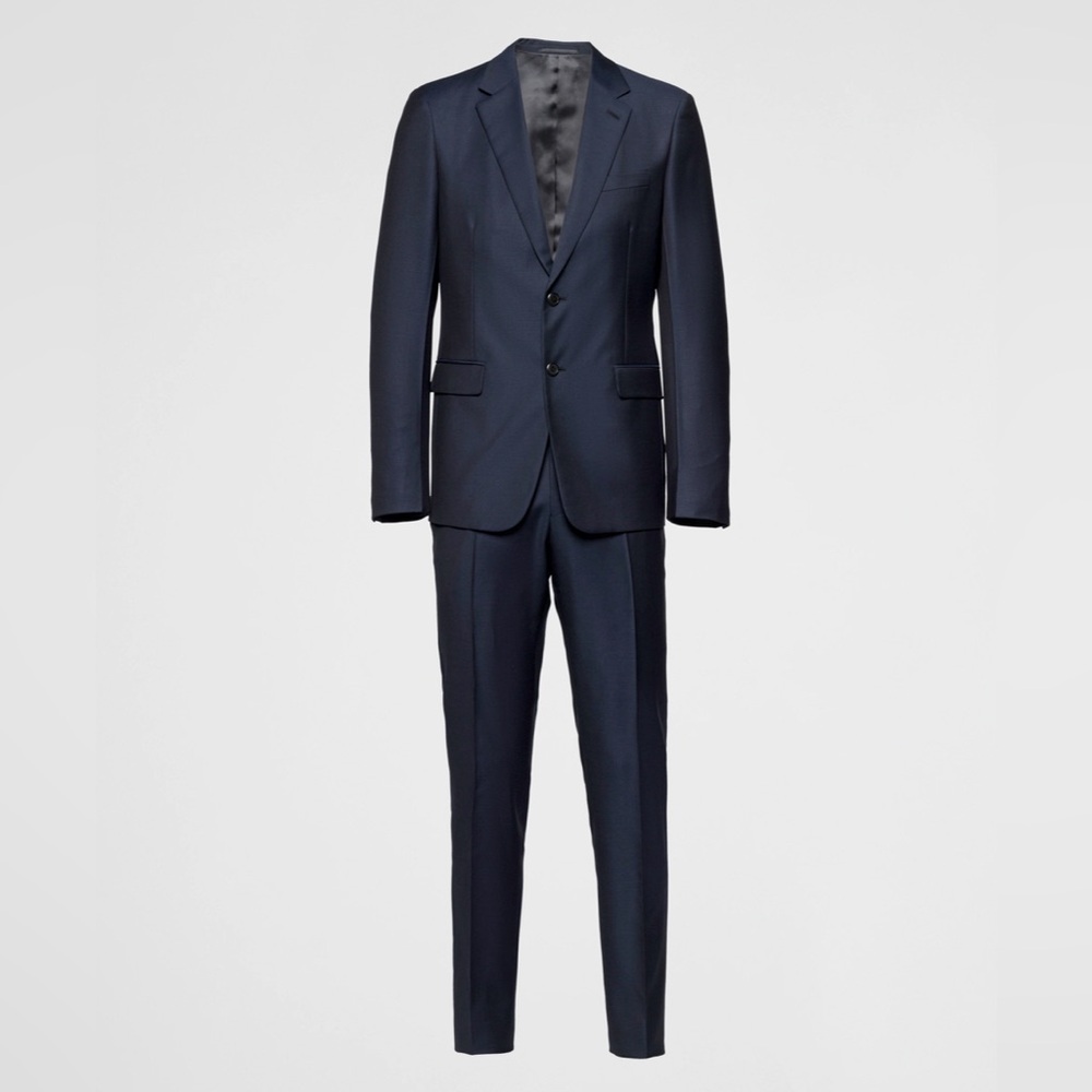 Single-breasted wool suit